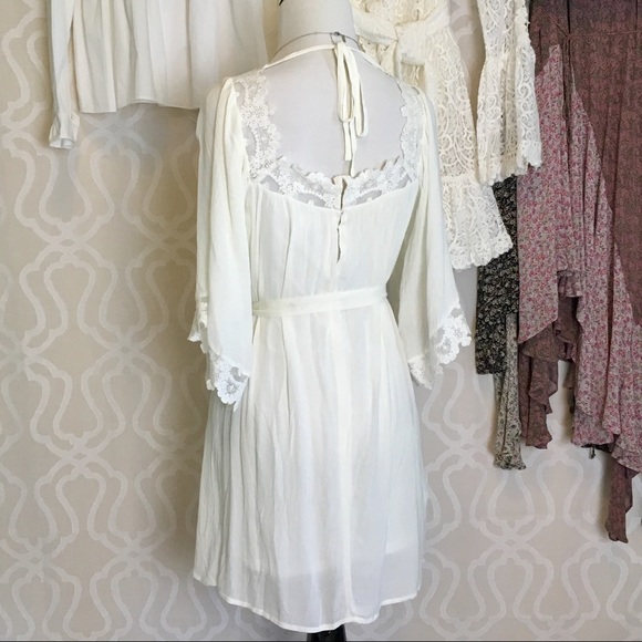 *LAST ONE* Ivory White and Lace Dress - Picture 5 of 6